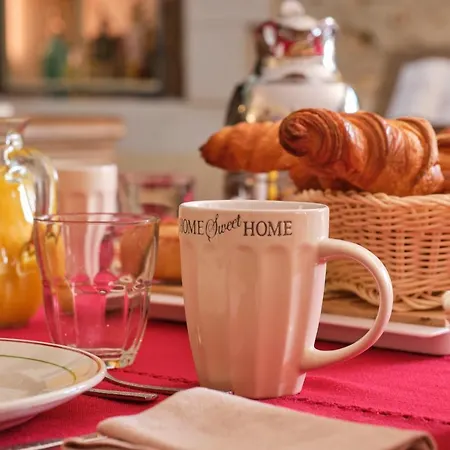 Les Olivanies Bed & Breakfast *